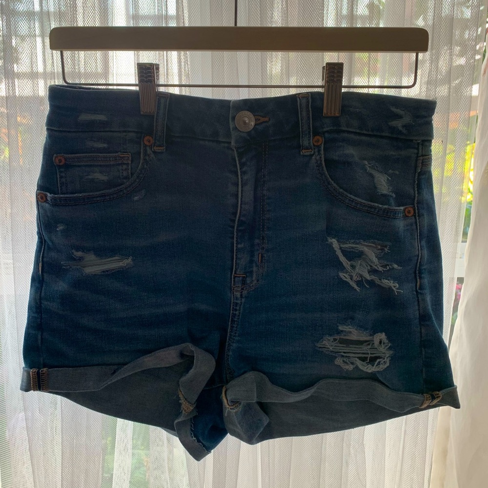 American Eagle curvy high waisted shorts.